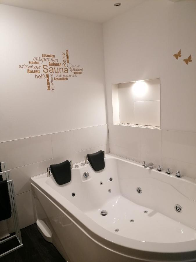 Ferienwohnung Christine Mit Sauna Und Whirlpool Utzerath Buitenkant foto